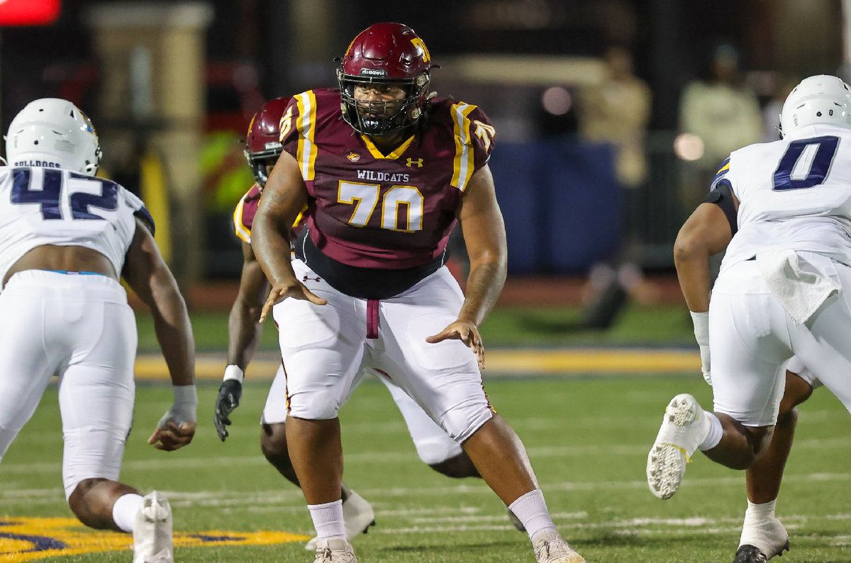 Season tape: December grad tackle 6’5 315 

hudl.com/v/2QsNBG