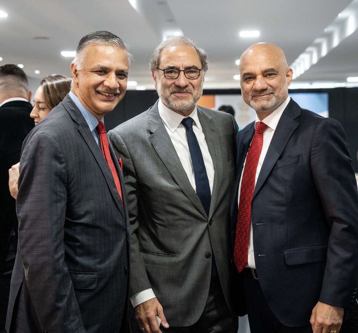 Embajada Abierta tweet media