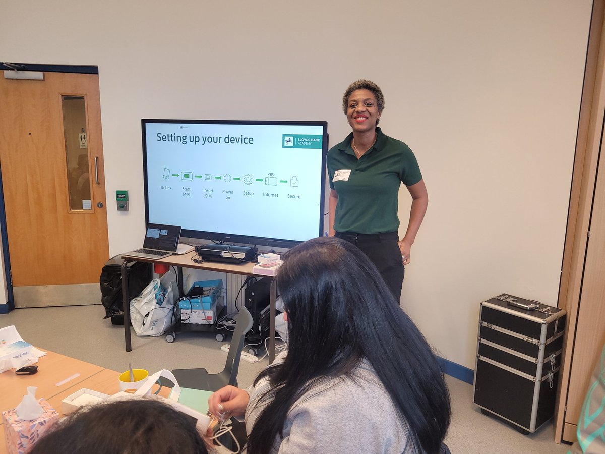 So proud to part of the Digital Inclusion initiative: a unique partnership funded by Lloyd's Banking Group, VodaphoneUK, Assurant &amp; facilitated by Liverpool City Region Combined Authority &amp; FRC Group.

Great session delivered by Sophie to a lovely parents at Foxfield School !