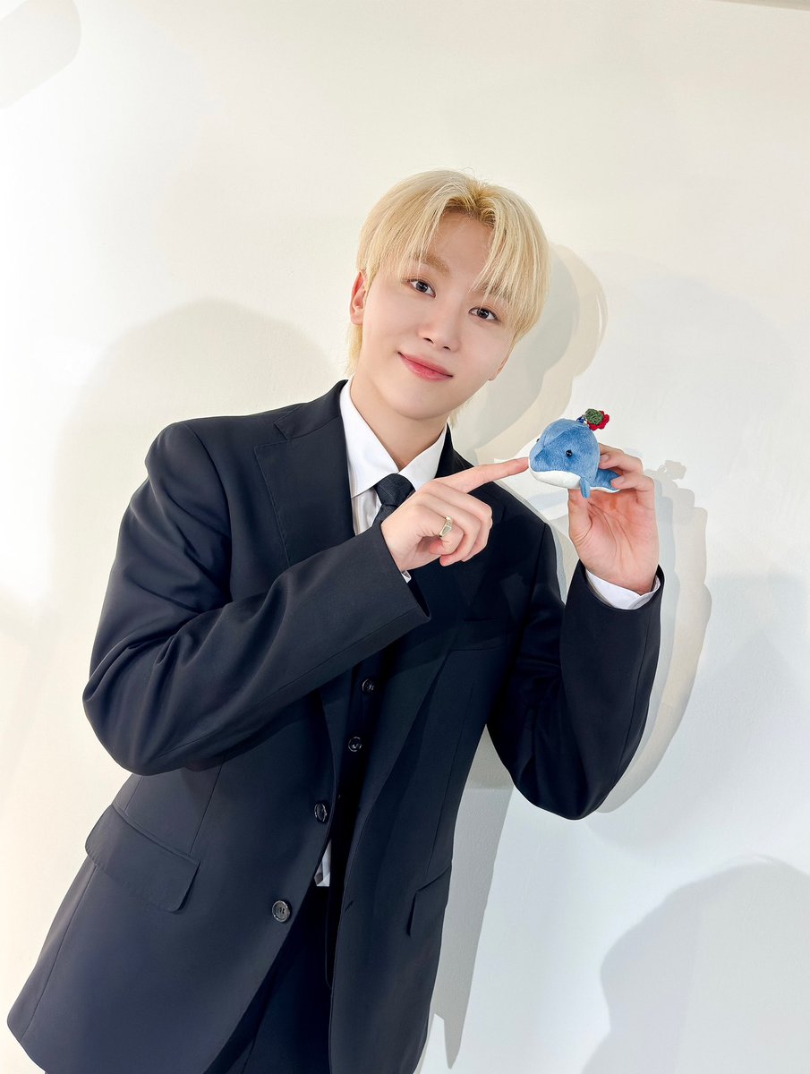 우리 승관이 제주 홍보대사 됐대요👏 기특하다 우리 승관이..🍊🧡 그 옆에 남돌이도 귀여워🐬🩵