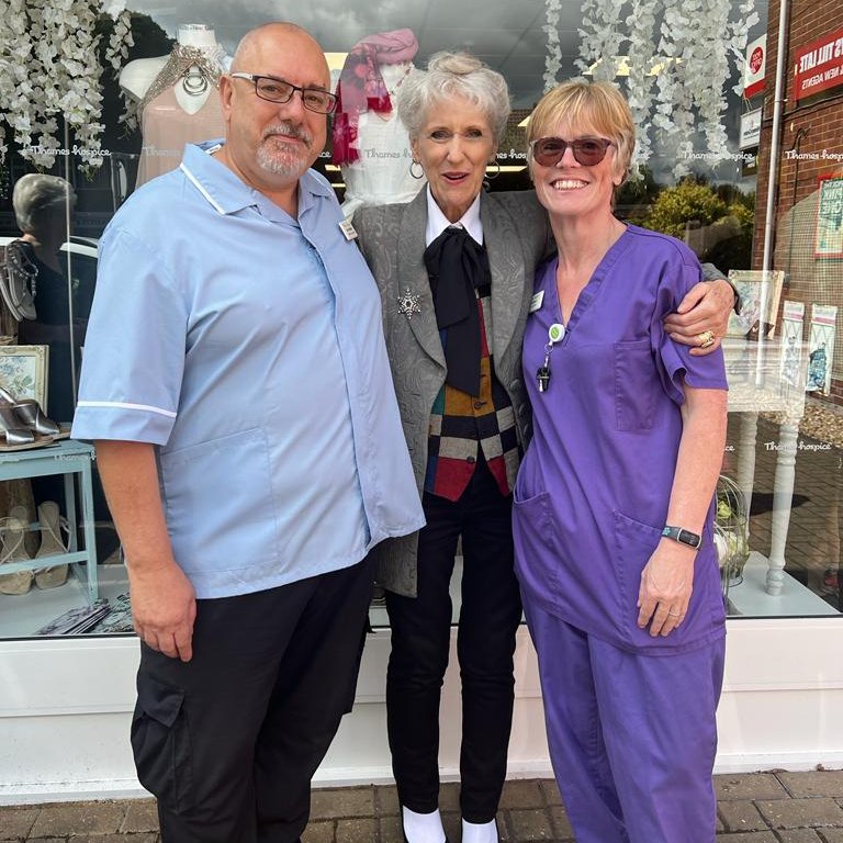 Our Hospice Patron Anita Dobson will  cut the ribbon at the grand opening of our new Homestore!
📅 Wednesday 4 December at 11am
📍  Unit A, Boyn Valley Industrial Estate, Boyn Valley Road, Maidenhead SL6 4E
Come and celebrate with us! 🎀  Read more at thameshospice.org.uk/latest-news/an…