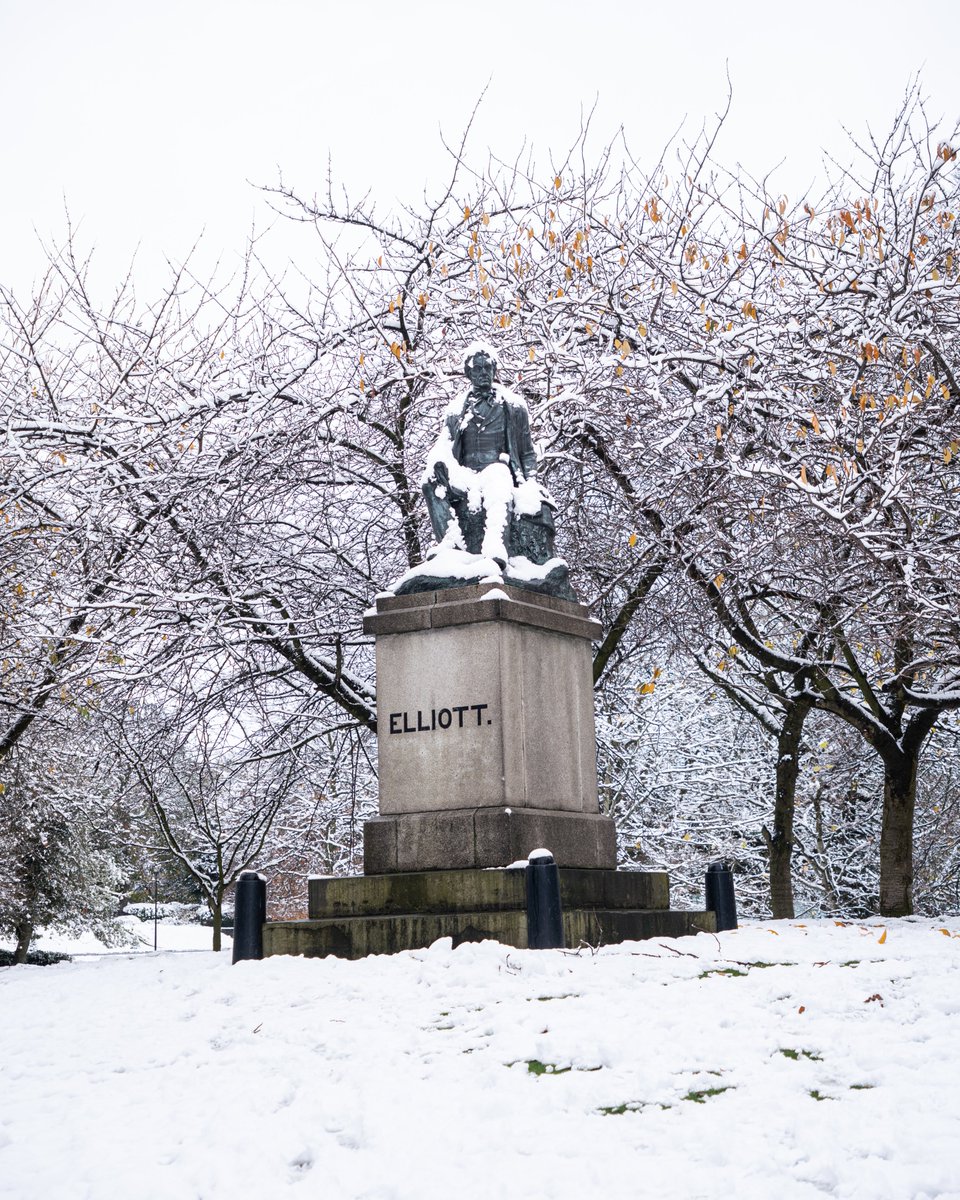 sheffielduni's tweet photo. Campus is looking a bit different today... ⛄

📸 - Charlie Barry