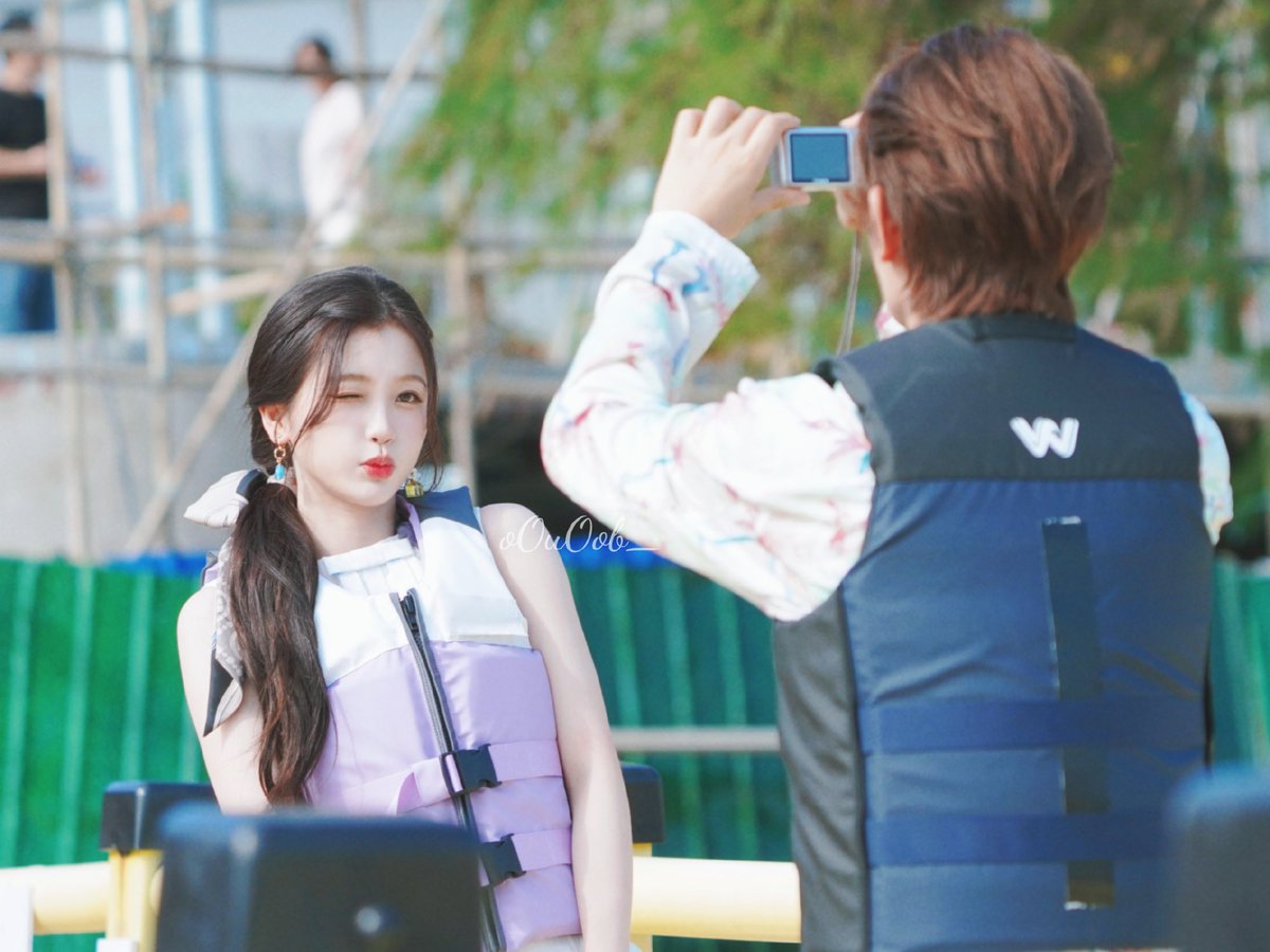 kdramas__'s tweet photo. A thread for all the beautiful reuters we have got for the variety show filming✨

#LoveGameinEasternFantasy #YuShuxin #DingYuxi https://t.co/0pc7jWZHaW