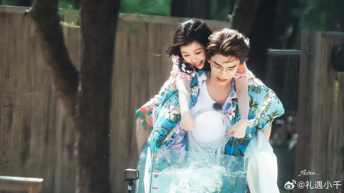 kdramas__'s tweet photo. A thread for all the beautiful reuters we have got for the variety show filming✨

#LoveGameinEasternFantasy #YuShuxin #DingYuxi https://t.co/0pc7jWZHaW