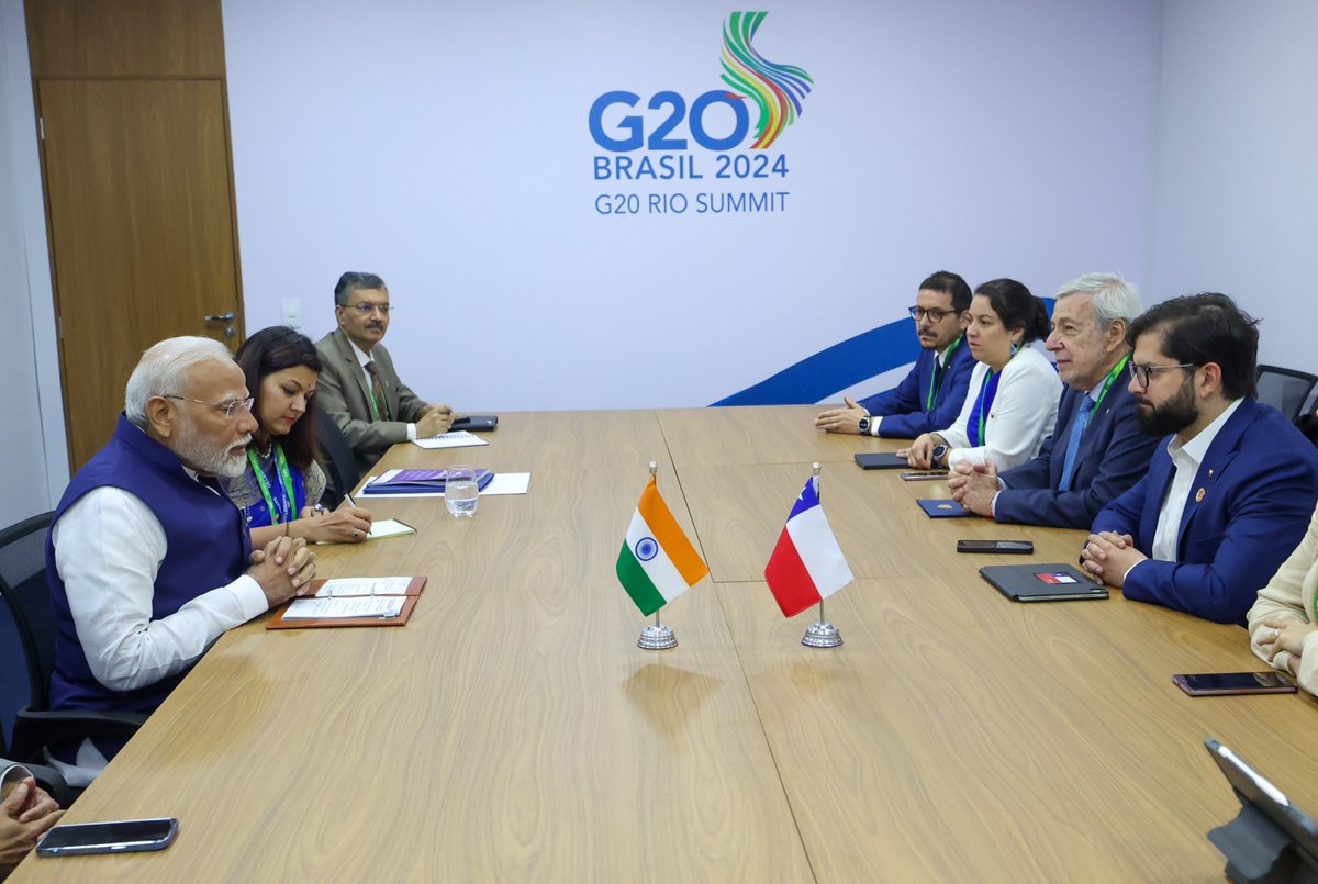 narendramodi's tweet photo. Met the President of Chile, Mr. Gabriel Boric Font in Rio de Janeiro. India’s ties with Chile are getting stronger across various sectors. Our talks focused on how to deepen relations in pharmaceuticals, technology, space and more. It is gladdening to see Ayurveda gaining popularity in Chile. This is also a sector where ties can gain momentum.

@GabrielBoric