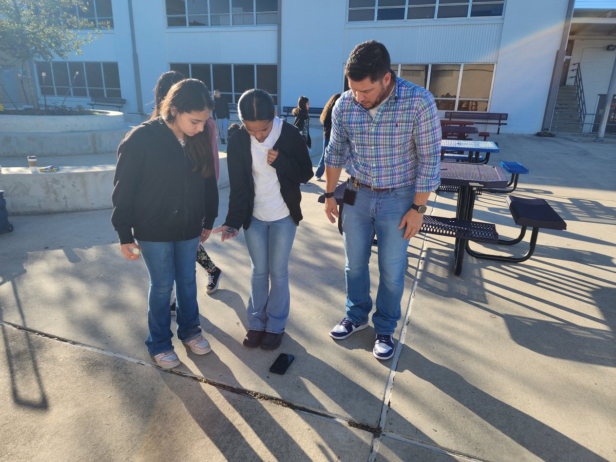 Bea Macias tweet media