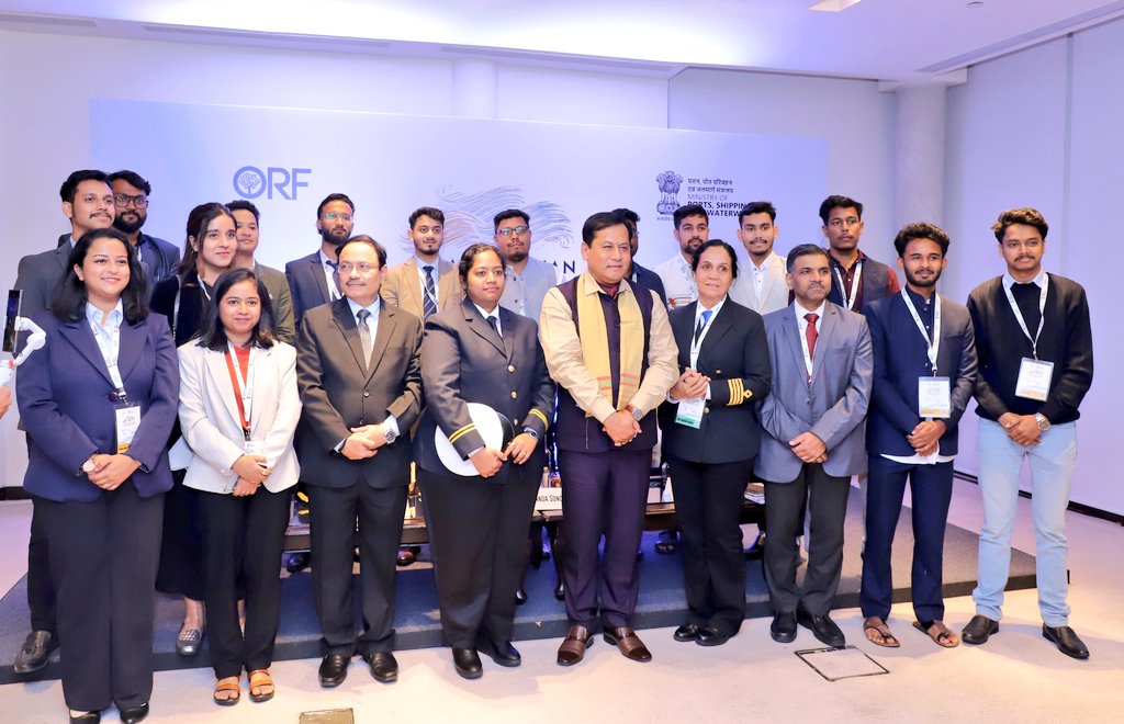 Had a delightful interactive session with some bright Youth Delegates at Sagarmanthan - The Great Oceans Dialogue. As we spoke on the strides in the maritime sector, it was heartening and inspiring to know that sustainability and Aatmanirbharta in the shipping sector are primary