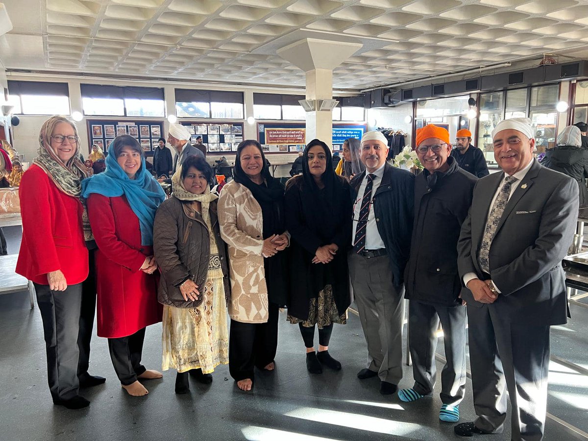 We celebrated the birth of Guru Nanak dev ji at Hounslow Gurdwara this weekend.

 A pleasure, as always, to hear from Lord Inderjit Singh, and to remember the impo rtance of this auspicious event.