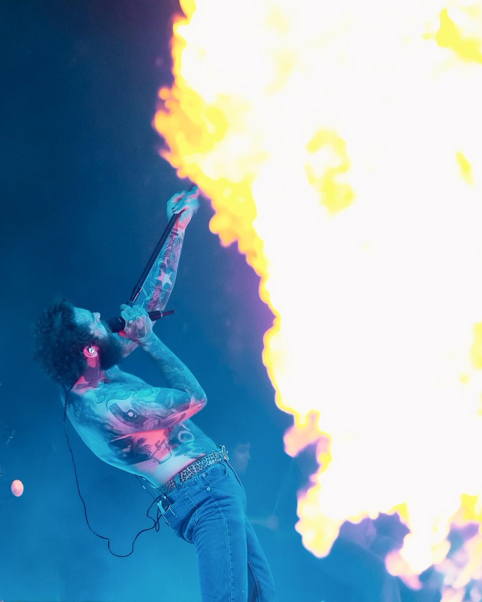 TheFestiveOwl's tweet photo. Confirmed: Post Malone will headline Coachella 2025 — marking his first return to the festival since 2018. https://t.co/ot3htdbs9W
