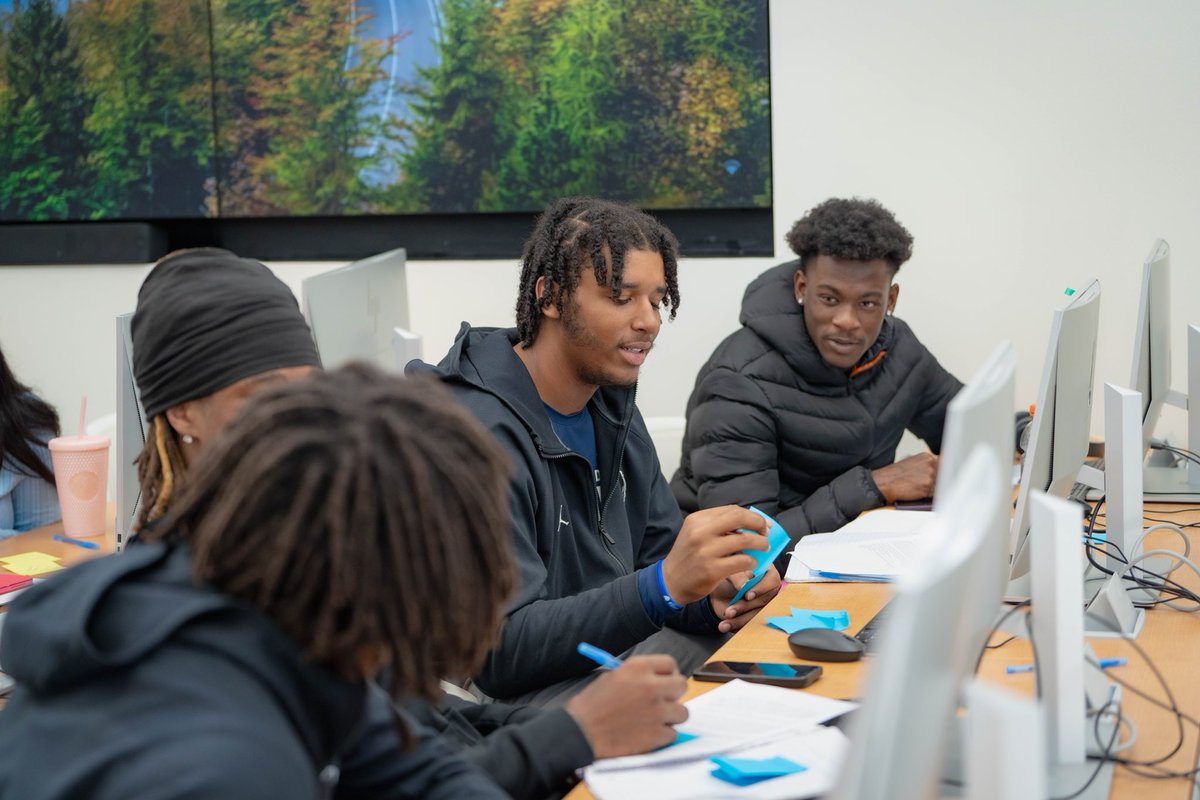 Planned to A.T. (@plannedtoat_inc) on Twitter photo Exposing as many students to Financial Wellness 🪴 has been the main goal of Planned to A.T.’s HBCU tour! We partnered with <a href="/RobinhoodApp/">Robinhood</a> for the launch of their new Money Drills Program at Howard Univeristy <a href="/HowardUNews/">Howard University Newsroom</a> + <a href="/HowardBSchool/">Howard BSch Dean</a> with that goal in mind! Exposing as many students to Financial Wellness 🪴 has been the main goal of Planned to A.T.’s HBCU tour! We partnered with <a href="/RobinhoodApp/">Robinhood</a> for the launch of their new Money Drills Program at Howard Univeristy <a href="/HowardUNews/">Howard University Newsroom</a> + <a href="/HowardBSchool/">Howard BSch Dean</a> with that goal in mind!