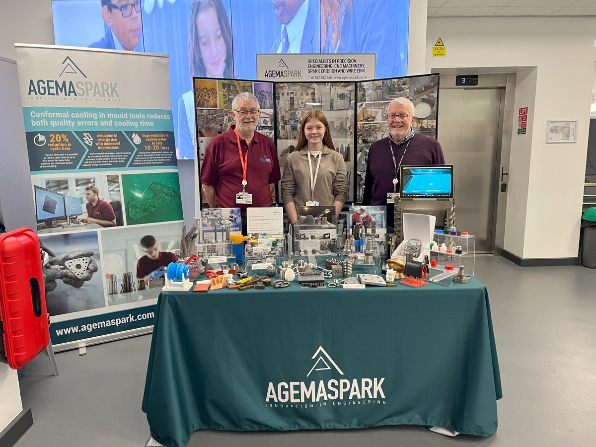 agemaspark's tweet photo. Last week we took part in @doncaster_utc 's Y12 Open Evening alongside @VolkerRailUK &amp; others. We were delighted to be joined on our stand by Doncaster utc student, Charlotte Thompson who will be doing her T-level work placement with us next year #stemcareers #engineeringcareers https://t.co/QkJzEn7lfO
