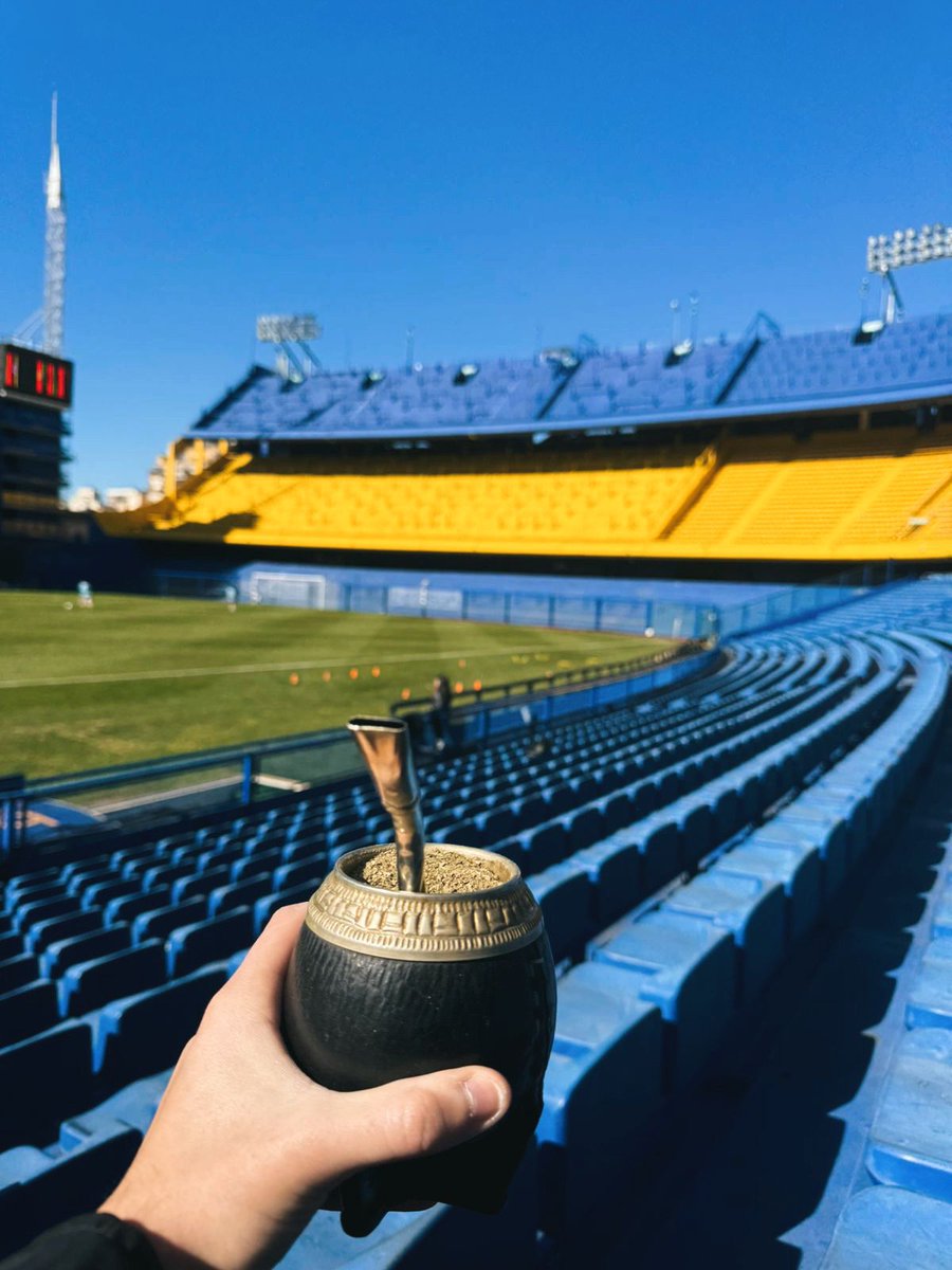 jorgelopez1603's tweet photo. @STJAMESSANN 💙💛💙 https://t.co/NuG1dA5e4H
