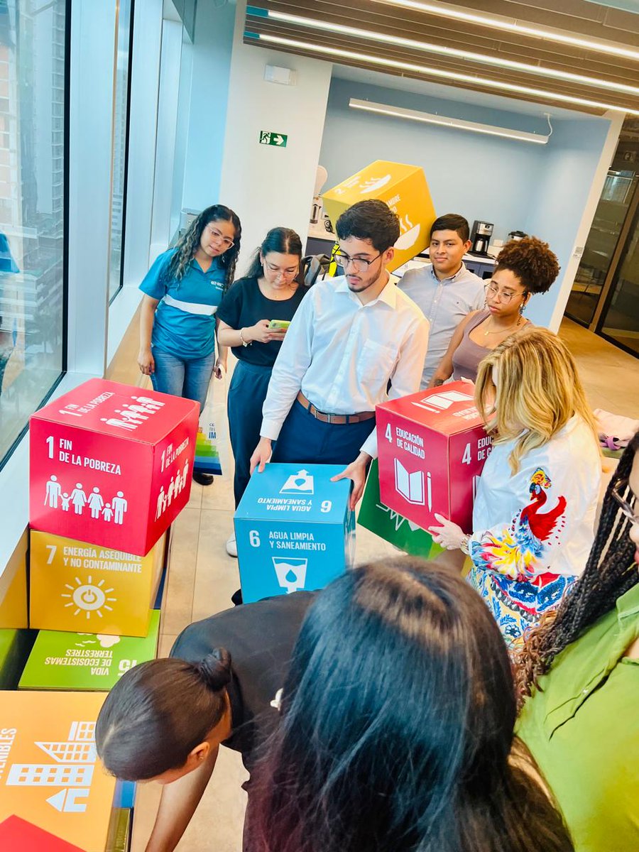 JovenesUxLaE's tweet photo. 🌱 ¡Jóvenes liderando el cambio! 🌍 Gracias al apoyo semilla del #PNUD y de sus generosos donantes, iniciativas de soluciones medioambientales creadas y ejecutadas por jóvenes en Panamá desde las diversas versiones del #LLAC están tomando vuelo 🚀 https://t.co/A3lYgPPiyt
