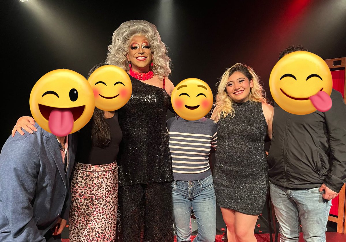 Este fin de puente,nos fuimos a #noviar con nuestros queridos @suertu2KhalMir.Asistimos al teatro a ver <a href="/vaginologos/">Vaginólogos</a>.Si eres #mujer y estás descubriendo tu #libertad #sexual,no te la puedes perder.#SW #swingers #amorbonito