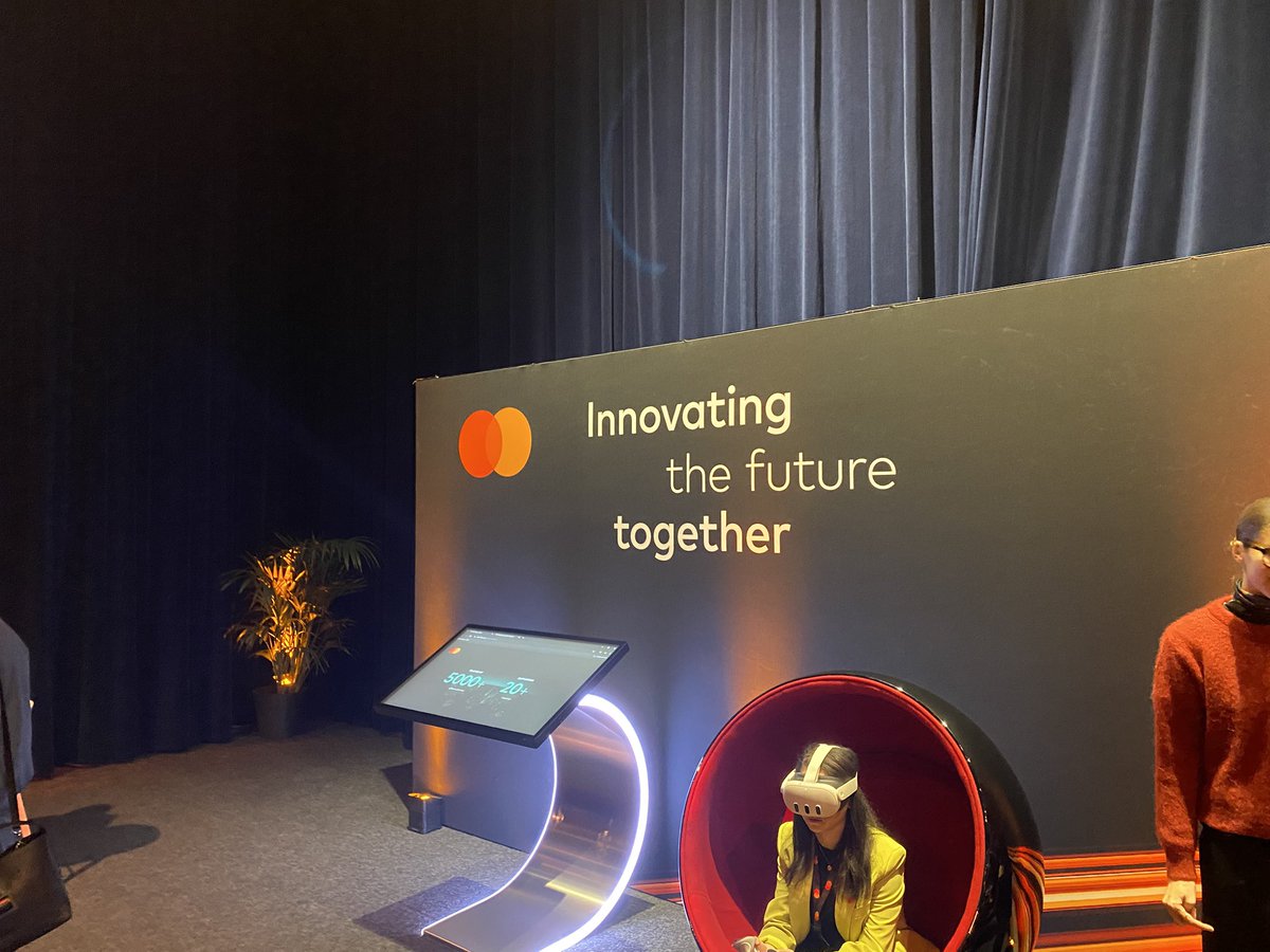 Nous sommes en direct du  #MIF #MastercardInnovationForum 2024 ! 🙌 Sous le thème Innovating Together, nous partageons des idées sur l’IA, la durabilité et l’avenir de l’industrie.

Collaborer et innover ouvrent la voie à un monde plus connecté. 🚀
#MIF2024 #Mastercard