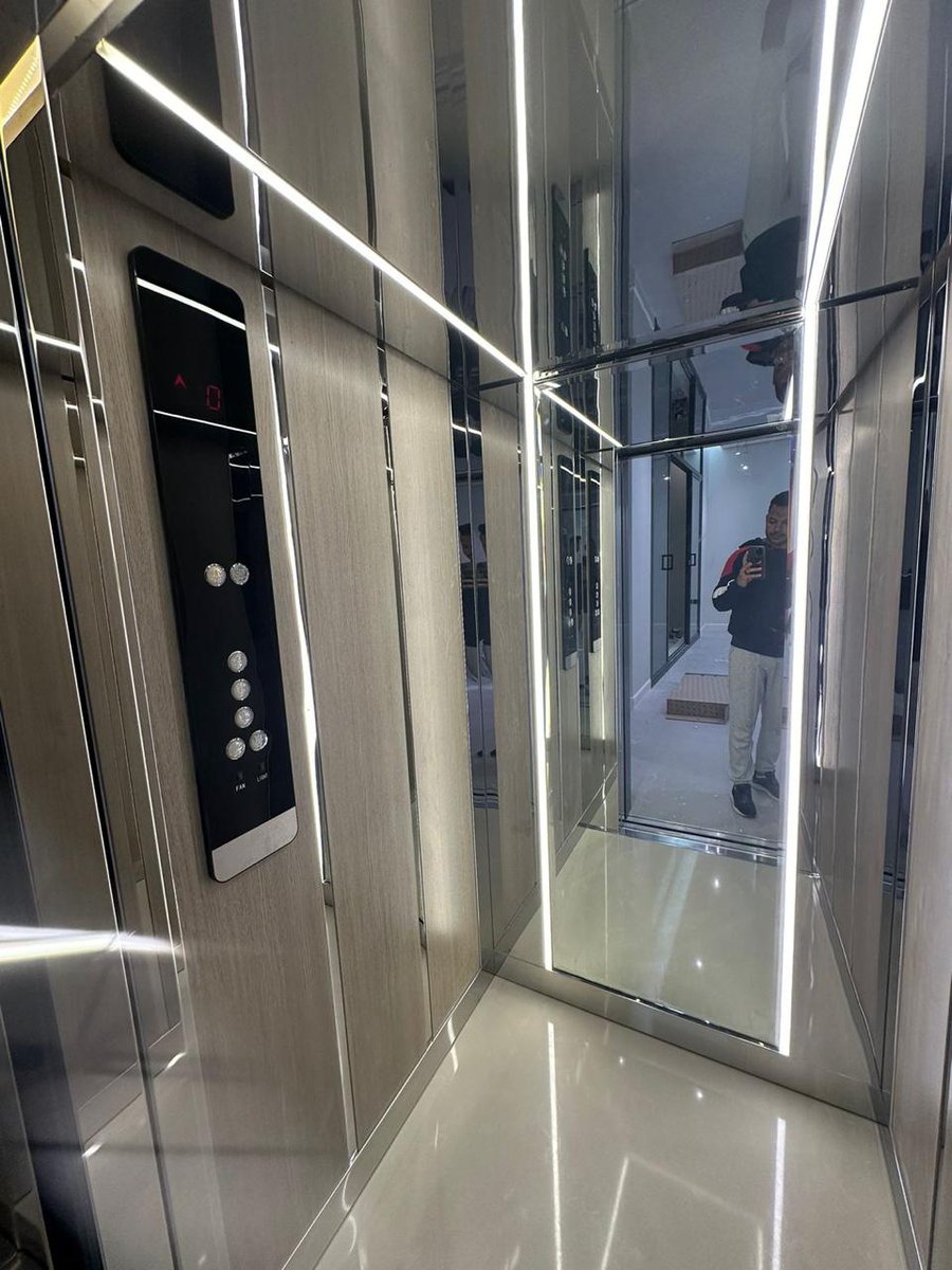 نحن شركة تعمل فى مجال المصاعد الكهربائية ويشرفنا تقديم خدماتنا فيما يخص توريد وتركيب المصاعد بجميع انواعها مصاعد بغرفة ماكينة  مصاعد بدون غرفة ماكينة جيرلس
مصاعد طعام مصاعد بضاعة وذلك بأفضل الخامات وبأسعار تنافسية الرياض واتس 0561265000#مقاولات_ديكورات_تطوير_عقاري_سكني