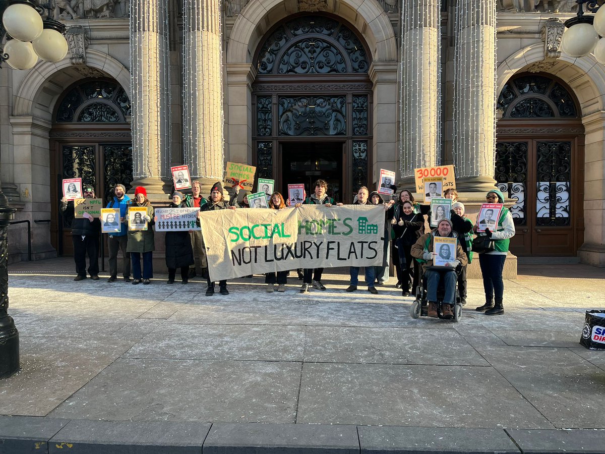 📢 Glasgow needs social housing not luxury flats! 📢

Today, Living Rent members gathered outside City Chambers to protest the lack of social housing in Glasgow.