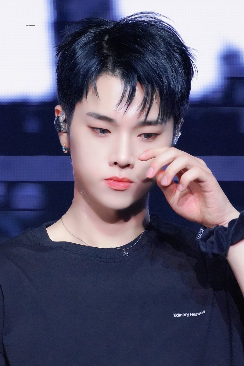 241117 <LIVE and FALL> 콘서트 Day3

#XdinaryHeroes #엑스디너리히어로즈  
#Jungsu #정수