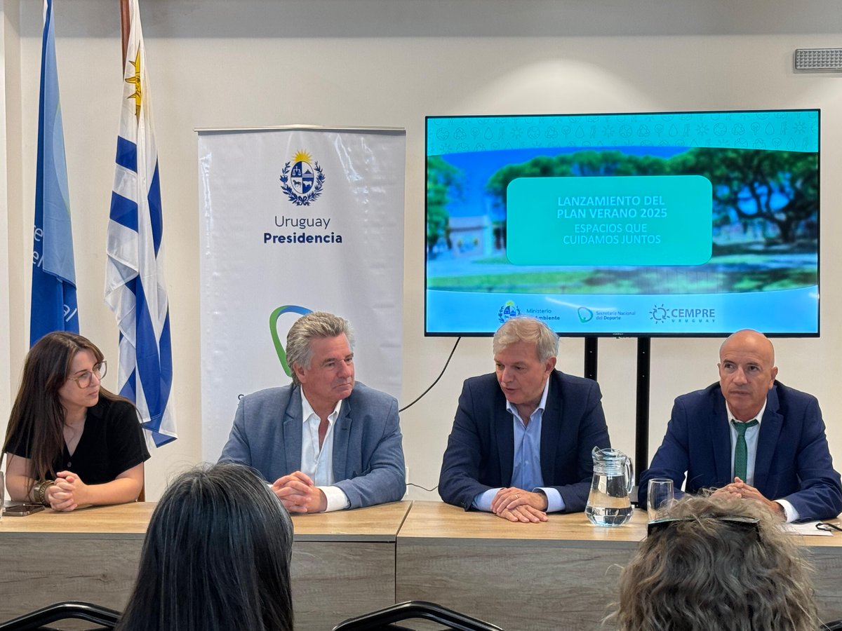 👍🏽 Acompañamos el lanzamiento del Plan Verano 2025 “Espacios que Cuidamos Juntos”, junto a <a href="/CempreUy/">Cempre Uruguay</a> y <a href="/UyDeporte/">Secretaría Nacional del Deporte</a> 

🙌🏽Promueve el cuidado y preservación de espacios públicos en #verano, invitando a la ciudadanía a participar en la clasificación de #residuos y cuidado del entorno.