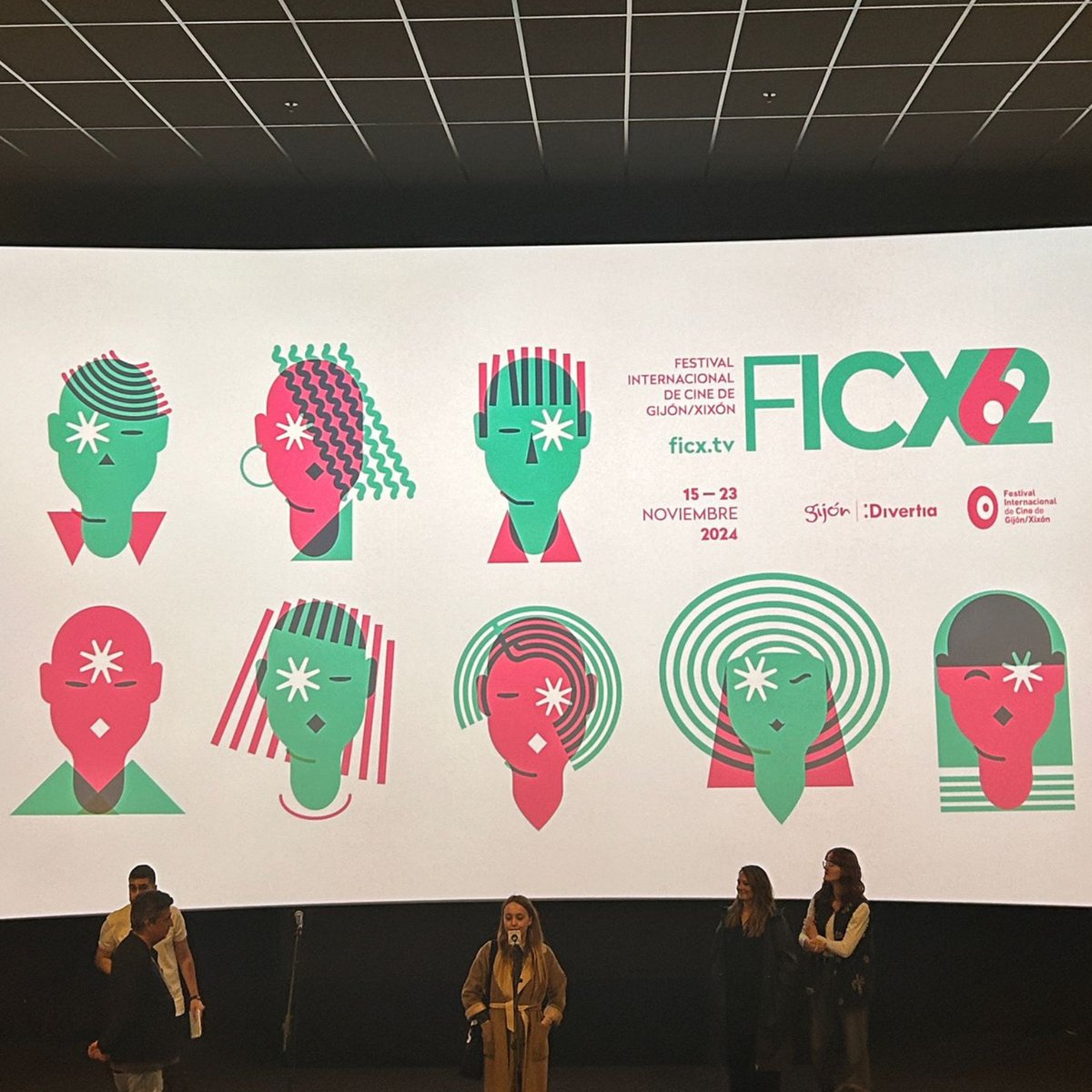 oberonmedia (@oberon_media) on Twitter photo ✨🍿 Hoy se ha estrenado #Campolivar en el <a href="/Gijonfilmfest/">Gijon International Film Festival | FICX</a> , donde la directora Alicia Moncholí ha presentado el corto. La ilusión que nos ha hecho verlo en pantalla grande y con la sala llena…🙌🏼🥹 Super agradecidos por el gran recibimiento del público ❤️. Este viaje promete! 💫 ✨🍿 Hoy se ha estrenado #Campolivar en el <a href="/Gijonfilmfest/">Gijon International Film Festival | FICX</a> , donde la directora Alicia Moncholí ha presentado el corto. La ilusión que nos ha hecho verlo en pantalla grande y con la sala llena…🙌🏼🥹 Super agradecidos por el gran recibimiento del público ❤️. Este viaje promete! 💫
