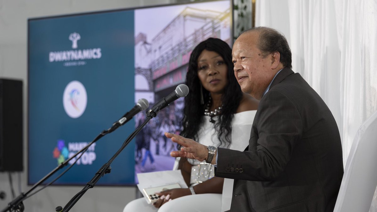 On December 1 the Brightening Lives webinar will feature the premiere video of Prem Rawat’s event in London to help address problems with violence, offering his signature Peace Education Program as part of the solution. Learn more &amp; register: tprf.app.neoncrm.com/np/clients/tpr… #premrawat