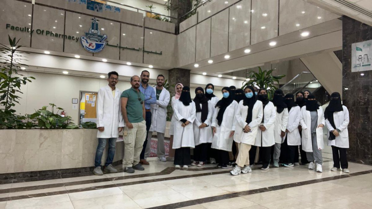 KAU_DRPI's tweet image. أقام مركز التميز البحثي لبحوث الدواء والصناعات الدوائية بالتعاون مع كلية الصيدله ممثلة في وكالة الكلية  للدراسات العليا والبحث العلمي و التنسيق مع معهد البحوث والاستشارات دورة تدريبية  بعنوان 
&quot;اساسيات تقنية علم الاحياء الجزيئي &quot;