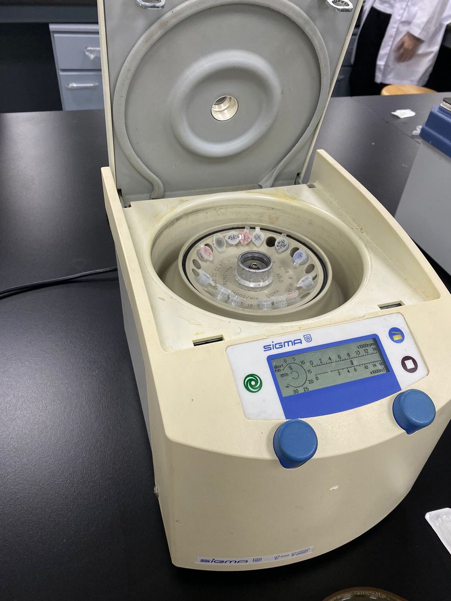 KAU_DRPI's tweet image. أقام مركز التميز البحثي لبحوث الدواء والصناعات الدوائية بالتعاون مع كلية الصيدله ممثلة في وكالة الكلية  للدراسات العليا والبحث العلمي و التنسيق مع معهد البحوث والاستشارات دورة تدريبية  بعنوان 
&quot;اساسيات تقنية علم الاحياء الجزيئي &quot;