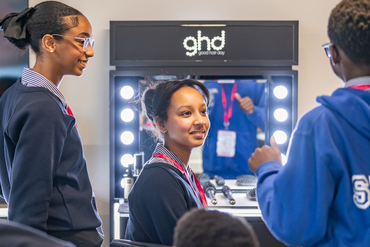 wp_leeds's tweet photo. [2/6] Our future workforce gained hands-on experience through workshops with the WP business community, including financial freedom from @Equifax, teamwork with @Burendouk, office etiquette from @wtwcorporate, and wellbeing wisdom from @ghd. @AheadP_ship #EnrichmentFestival https://t.co/vczVTfE4eE