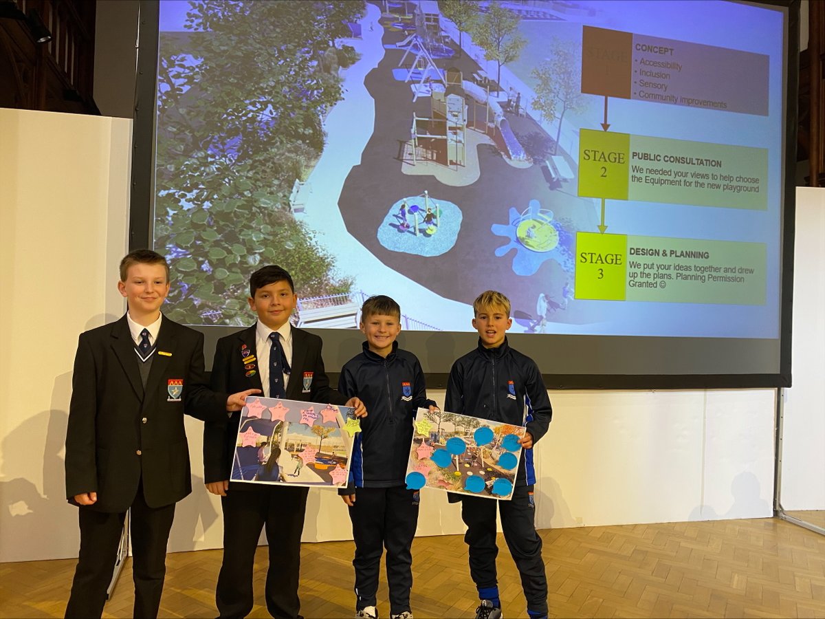 De La Salle College tweet media