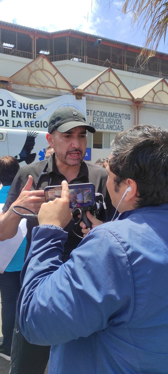 colmediquique's tweet photo. Hoy nos reunimos con asociaciones gremiales del @Hospitaliquique y dirigentes sociales para transparentar la grave y crítica realidad que vive la salud en #Tarapacá y aunar fuerzas para conseguir recursos urgentes, presupuesto adecuado para 2025 y un nuevo hospital para #Iquique https://t.co/6qXNGNaxuf