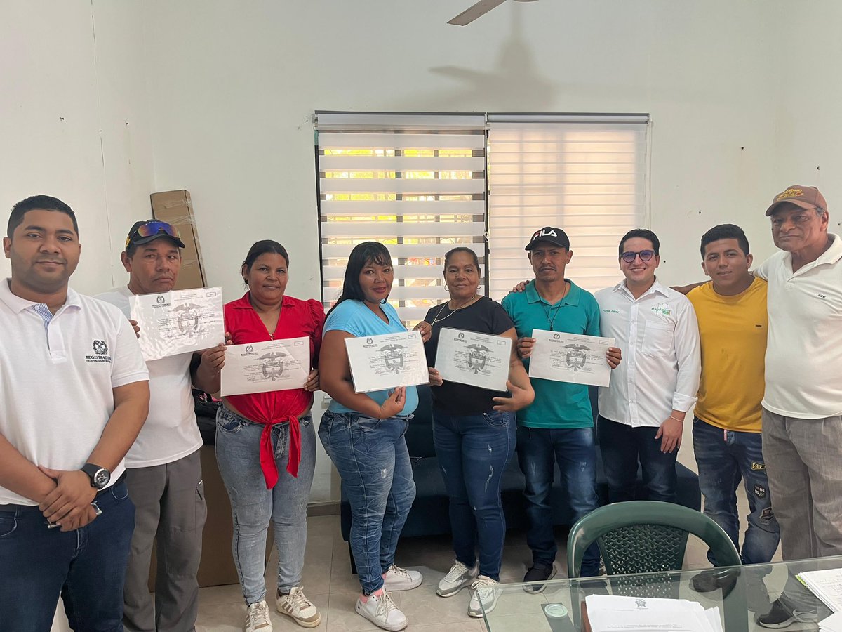 Yulmer Pérez Galvis (@yulmerperez) on Twitter photo Nuestro equipo verde del <a href="/PartidoVerdeCoL/">Partido Alianza Verde 🌻</a> en Sevillano, Ciénaga - Magdalena. Ha obtenido 5 credenciales en las elecciones complementarias de la JAL.
Un logro que celebramos y que recibimos con completo compromiso por este territorio.
Somos #ElPoderDeLasVoluntades Nuestro equipo verde del <a href="/PartidoVerdeCoL/">Partido Alianza Verde 🌻</a> en Sevillano, Ciénaga - Magdalena. Ha obtenido 5 credenciales en las elecciones complementarias de la JAL.
Un logro que celebramos y que recibimos con completo compromiso por este territorio.
Somos #ElPoderDeLasVoluntades