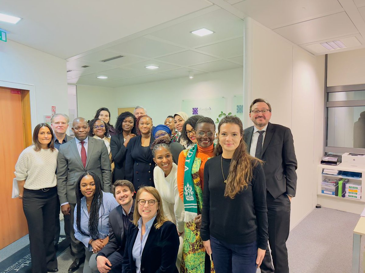 WIA Philanthropy (@wiaphilanthropy) on Twitter photo This Monday, the #WIAYoungLeaders attended a #masterclass hosted by Alexander Hughes-<a href="/AFSParis/">AfricSearch</a>, gaining invaluable insights into #Africa's growth through #humancapital, #talent, and #leadership. A huge thanks to the exceptional experts who shared their expertise! This Monday, the #WIAYoungLeaders attended a #masterclass hosted by Alexander Hughes-<a href="/AFSParis/">AfricSearch</a>, gaining invaluable insights into #Africa's growth through #humancapital, #talent, and #leadership. A huge thanks to the exceptional experts who shared their expertise!