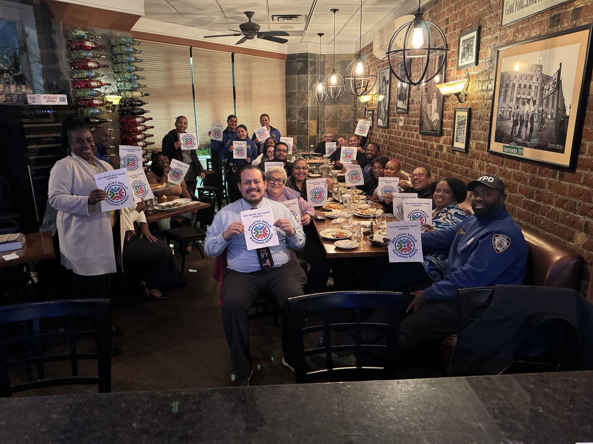 NYPD48Pct's tweet photo. Thank you @NYCMayorsOffice, Antonio's Trattoria and @NYPDCommAffairs for an extraordinary evening where community members shared laughter, stories and a delicious meal, forging unbreakable bonds! 
#BreakingBreadBuildingBonds  #NYCbreaksbread https://t.co/V0bTz0wUBW