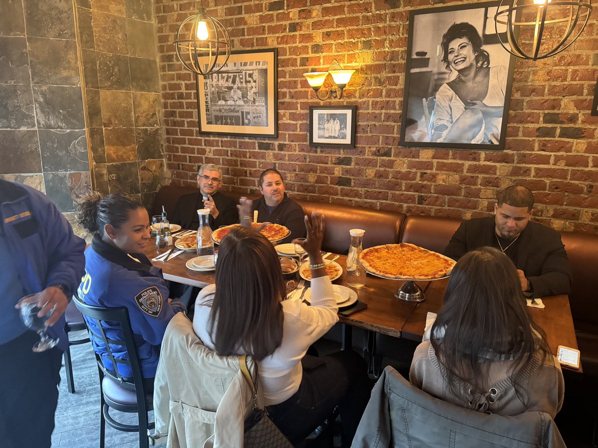 NYPD48Pct's tweet photo. Thank you @NYCMayorsOffice, Antonio's Trattoria and @NYPDCommAffairs for an extraordinary evening where community members shared laughter, stories and a delicious meal, forging unbreakable bonds! 
#BreakingBreadBuildingBonds  #NYCbreaksbread https://t.co/V0bTz0wUBW