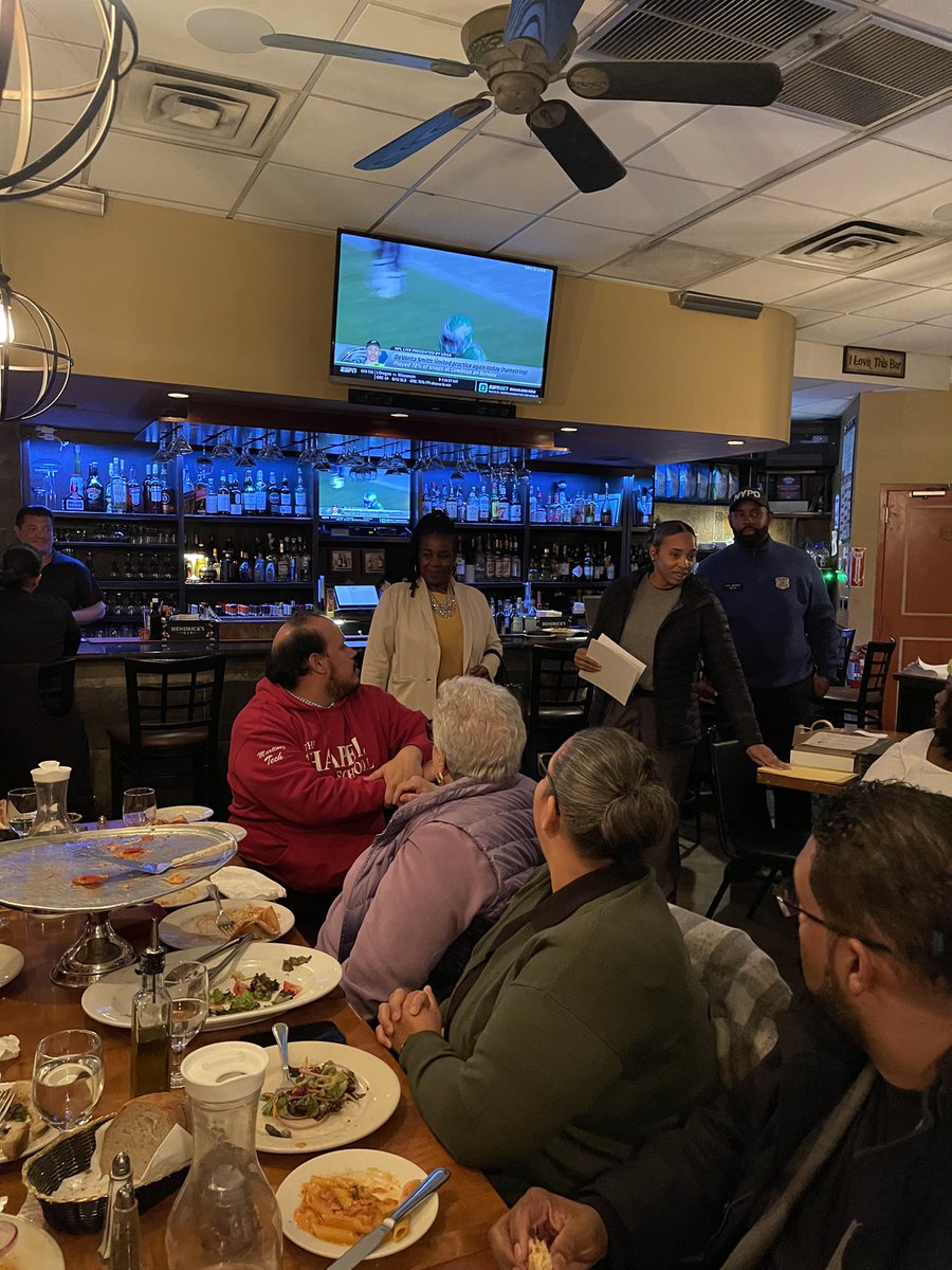 Thank you <a href="/NYCMayorsOffice/">NYC Mayor's Office</a>, Antonio's Trattoria and <a href="/NYPDCommAffairs/">NYPD Community Affairs</a> for an extraordinary evening where community members shared laughter, stories and a delicious meal, forging unbreakable bonds! 
#BreakingBreadBuildingBonds  #NYCbreaksbread