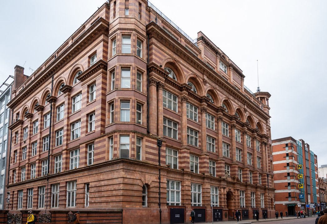 We've won another #GreenAppleAward for our 228 #solarpanels generating 74,000 kWh of electricity annually🍏 This will save 15 tons of carbon, equivalent to planting 643 trees each year 🌳 
If you are looking for a #sustainableoffice visit our website via the link in our bio 🔗