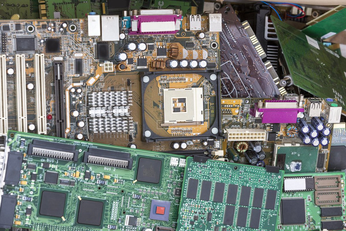 Leeson Computer Works tweet media