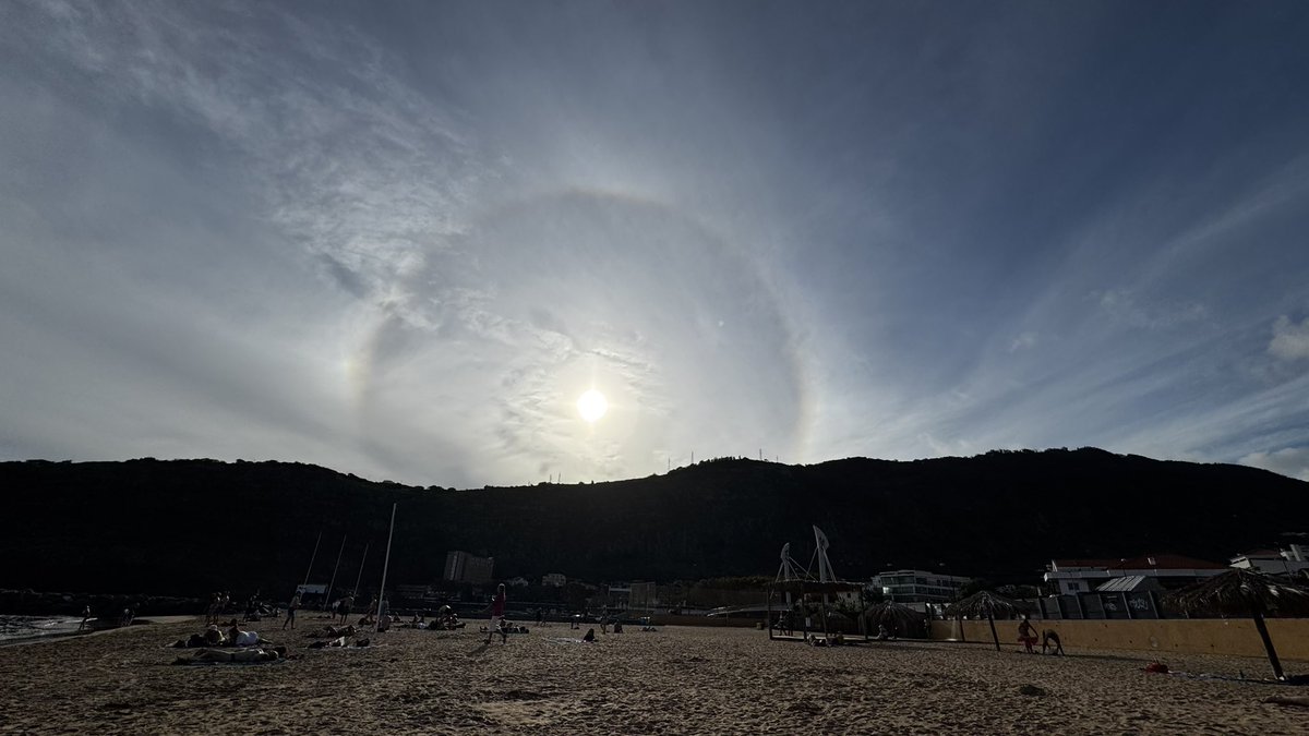 CorBe777's tweet photo. Halo effect at its best. #Madeira #Machico @Madeira @madeira_islands https://t.co/DgdkBL8feR