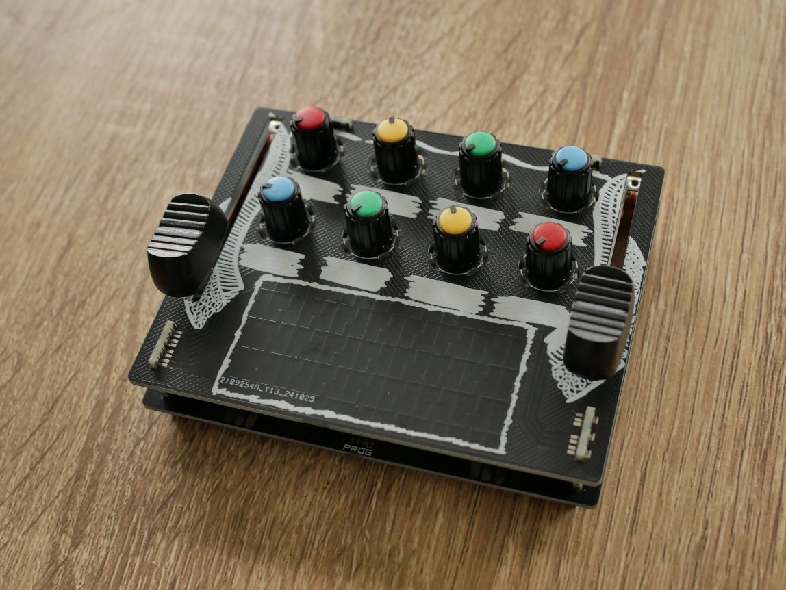 maximeborges's tweet photo. Closer shots for the @posttenebraslab 15th anniversary MIDI controller soldering workshop https://t.co/JRnkLQmMXi