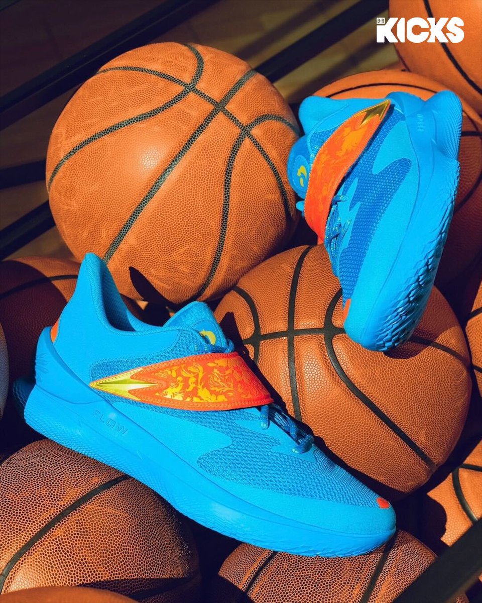 LegionHoops's tweet photo. Curry Brand reveals De’Aaron Fox’s first signature shoe.

Thoughts? 🔥 (via @brkicks) https://t.co/pBmjj5VL53