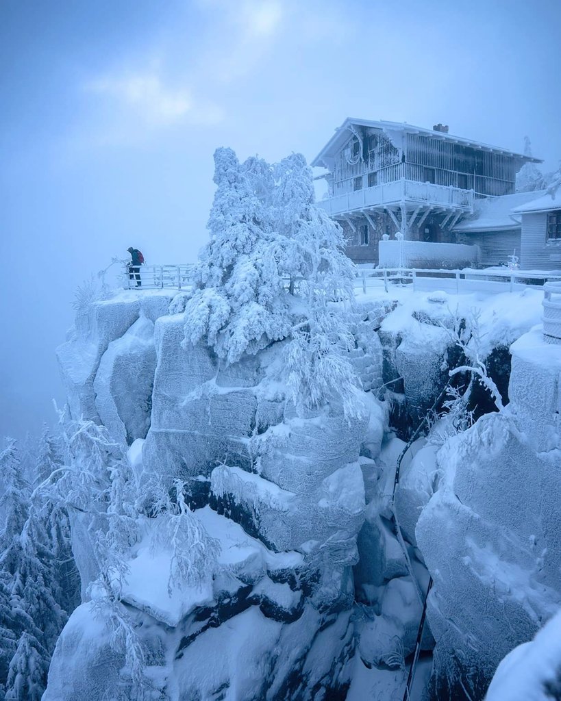 Zimowe Schronisko na Szczelińcu Wielkim :)