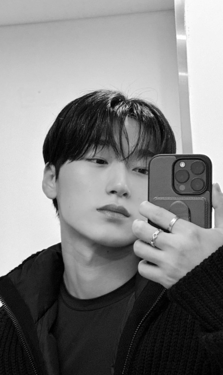 산 tweet media