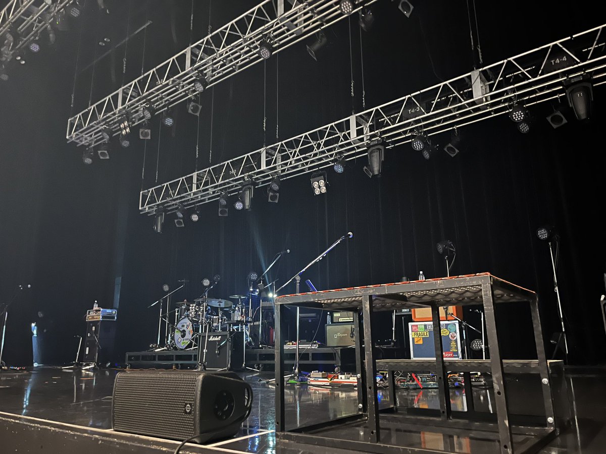Na_syml's tweet photo. どちらもFC入ってるしワンマン行ってる大好きな2人の対バンライブは尊すぎて楽しすぎて、一生忘れない時間になりました…2人が歌ってるpharmacy、ロッキン以来の喝采をしっかり脳裏に焼き付けた🫶
対バンしてくれて本当にありがとう☺️
出来る事ならまた是非！🙏

#山本彩SYnergy 
#山本彩
#阿部真央 https://t.co/91ZS590DSj
