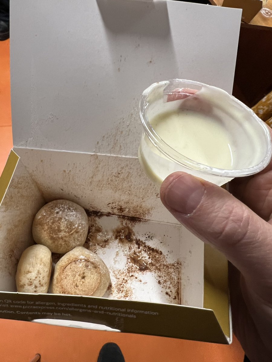 Enjoying my snowball dough balls! <a href="/PizzaExpress/">PizzaExpress</a> #snowballdoughball with funds going to <a href="/Place2Be/">Place2Be</a>