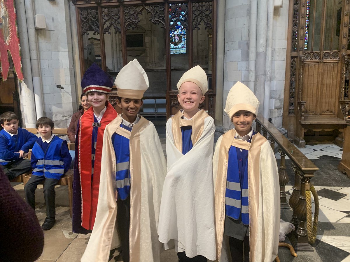 PelhamYear4's tweet photo. Flamingos were fantastic at Southwark Cathedral today! We explored a variety of different Christian signs and symbols and asked some brilliant questions about the Cathedral itself⭐️👼🏼🕊️ https://t.co/zyJDoCdYbc