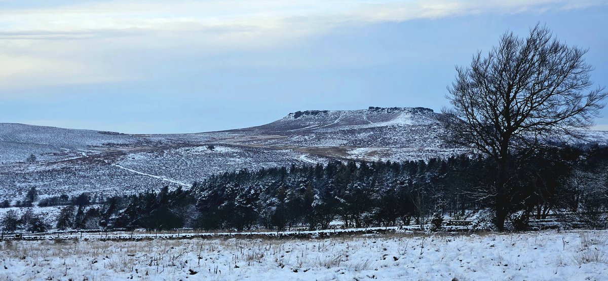 Customdiver's tweet image. A beautiful day in the Peak District just on the edge of Sheffield.
