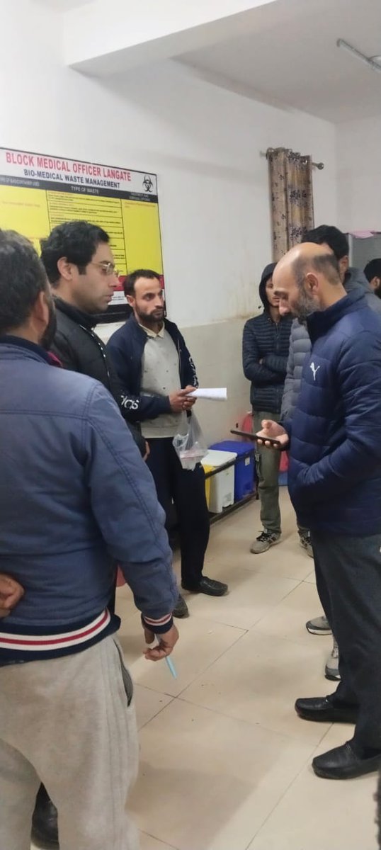KNSKashmir's tweet photo. #KNSUPDATE||• MLA Langate Shiekh Khurshid @khadime_langate conducted an extensive tour of Tahsil #Qalamabad in #Langate to inspect the ongoing work of various projects including health centre Qalamabad. Shiekh Khurshid visited #NTPHC Qalamabad and inspected OPD, he directed for ensuing free medicines and other facilities in the hospital So that patients do not face any problem.
@errashid11 @dckupwara
@diprjk @inamnabi
@AIPErRasheed @firdous116