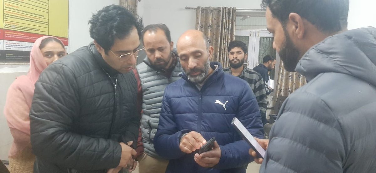 KNSKashmir's tweet photo. #KNSUPDATE||• MLA Langate Shiekh Khurshid @khadime_langate conducted an extensive tour of Tahsil #Qalamabad in #Langate to inspect the ongoing work of various projects including health centre Qalamabad. Shiekh Khurshid visited #NTPHC Qalamabad and inspected OPD, he directed for ensuing free medicines and other facilities in the hospital So that patients do not face any problem.
@errashid11 @dckupwara
@diprjk @inamnabi
@AIPErRasheed @firdous116