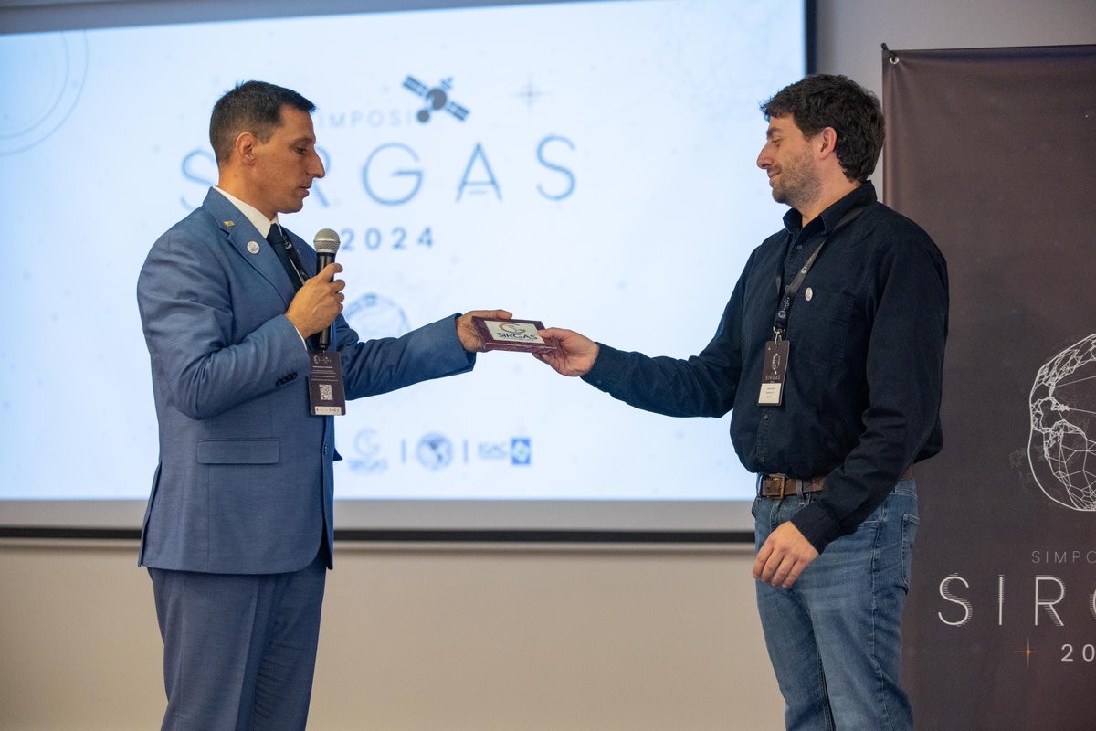 SirgasAmericas's tweet photo. ¡Agradecemos a Demián David Gómez por su liderazgo en el GTII y le damos una cálida Bienvenida a Mauricio Varela Sánchez como nuevo presidente del Grupo de Trabajo II !
#simposiosirgas2024
@igacColombia  @IPGH_PAIGH @UNGGIMAmericas https://t.co/MdTQXIzBZS