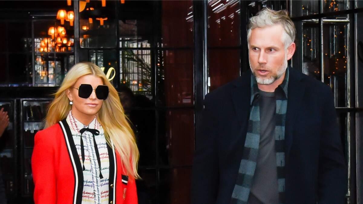 Jessica Simpson &amp; Eric Johnson 'Living Separate Lives' Amid Rumored Rift | Z100 Portland z100portland.iheart.com/content/2024-1…